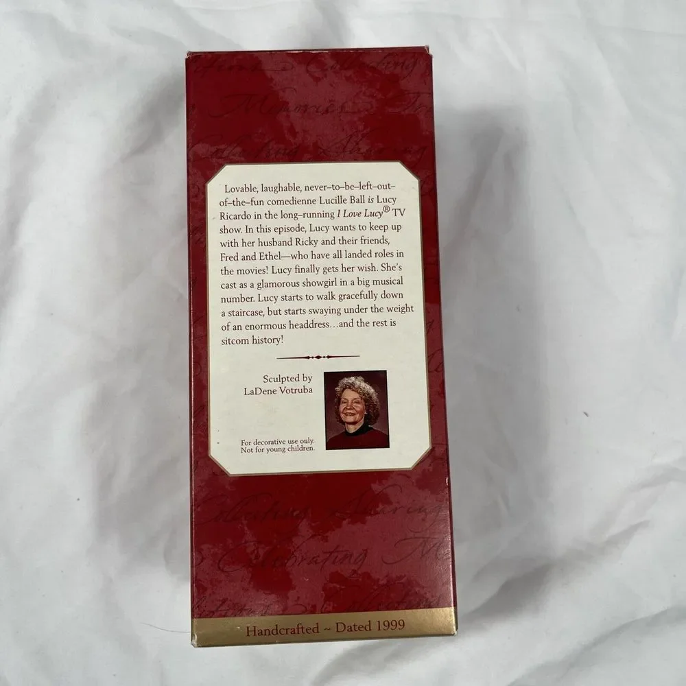 1999 I LOVE LUCY Hallmark Keepsake Christmas Ornament Lucy Gets In Pictures VTG‎
